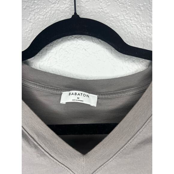 Aritzia (Babaton) v-neck shirt with shoulder pads. - Picture 3 of 5